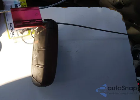 2018 Jeep Compass Latitude 4X4 z USA, uszkodzony, nr VIN 3C4NJDBB4JT262228